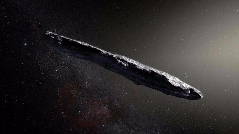 В Солнечную систему вошел астероид, похожий на огромный космический корабль.