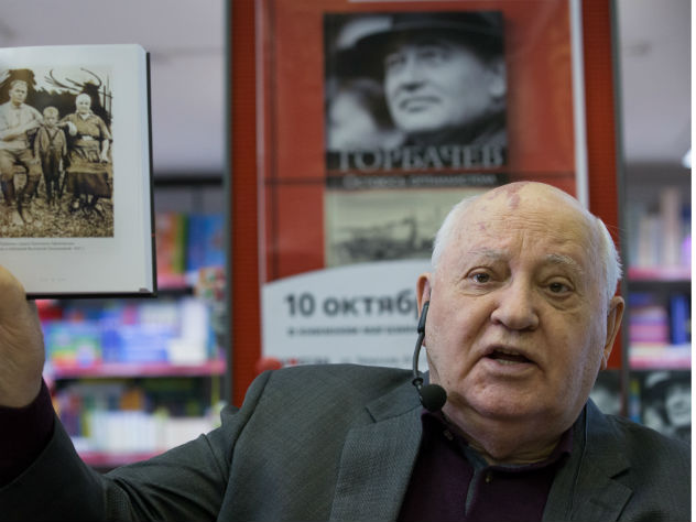 Горбачев оценил решение Путина идти на новый срок