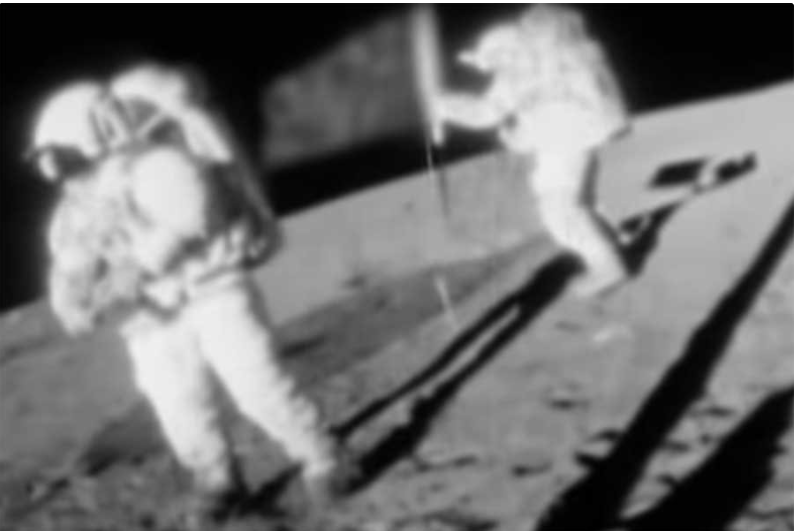 Уфологи: первыми на Луне высадились советские астронавты
