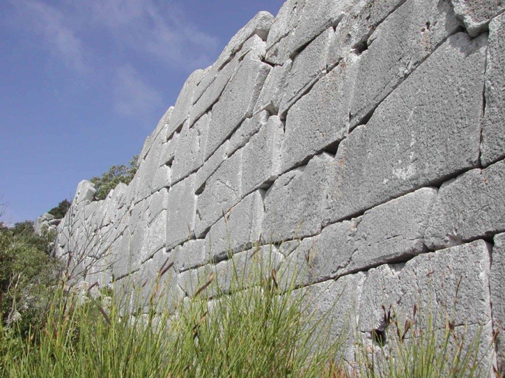 Таинственные циклопические каменные кладки в Италии