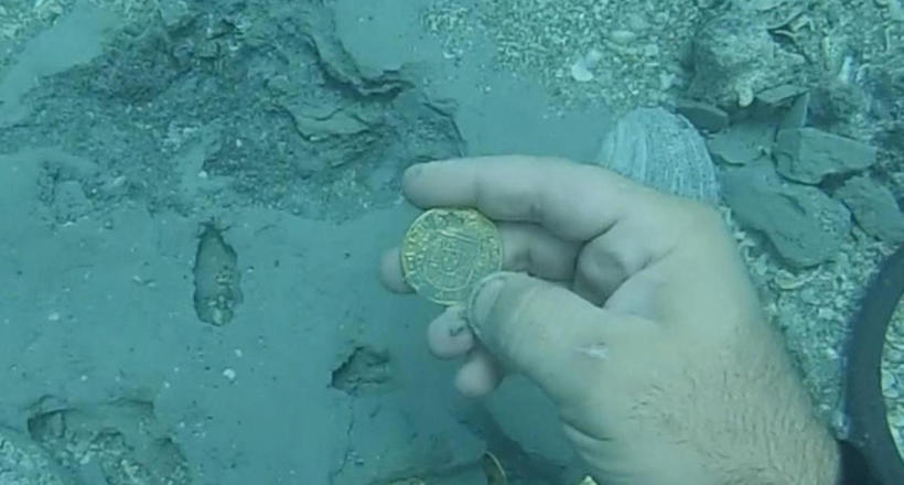 Дайвер снимал подводное видео, когда вдруг наткнулся на сокровища с корабля 18 века