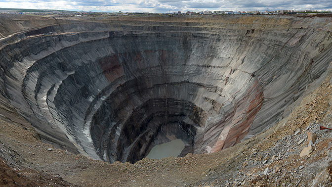 Прорыв воды на алмазном руднике в Якутии: более 100 человек заблокированы