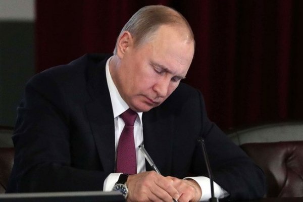 Рост российской экономики ощутит каждый: Путин рассказал, когда вступит в силу «историческое решение»
