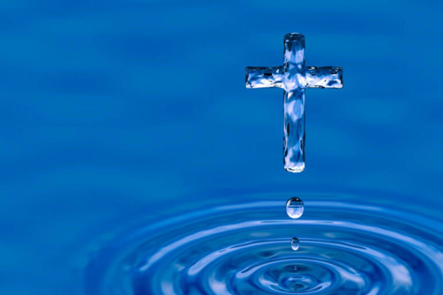 Святая крещенская вода: когда набирать, как хранить и использовать