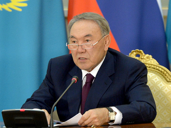 Президент Казахстана наградил российского посла орденом Дружбы