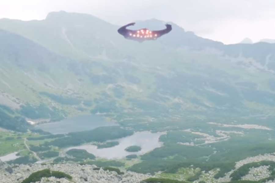 В Хорватии засняли большой НЛО в форме рогов быка