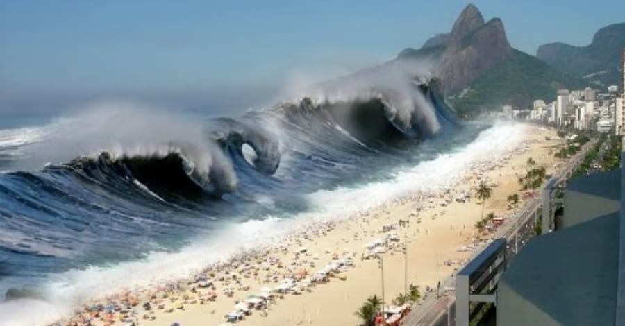 Начало одного из самых страшных цунами в истории. Живая съемка очевидцев