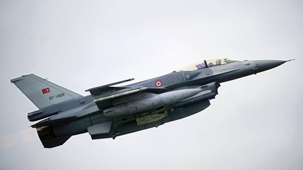 Турецкие соцсети: "Самолёт F-16 cбили США после разговора Трампа с Эрдоганом"