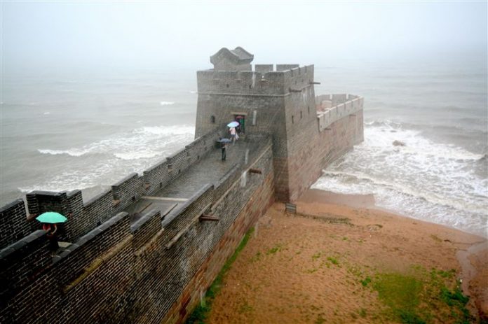 Так заканчивается Великая Китайская стена
