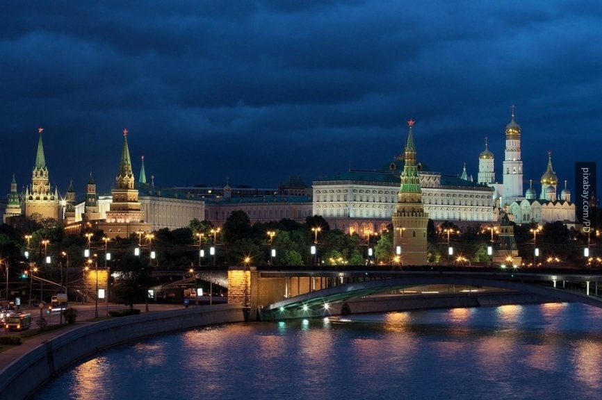Bloomberg: Лондон критикует Россию, но «плетётся у нее в хвосте»...