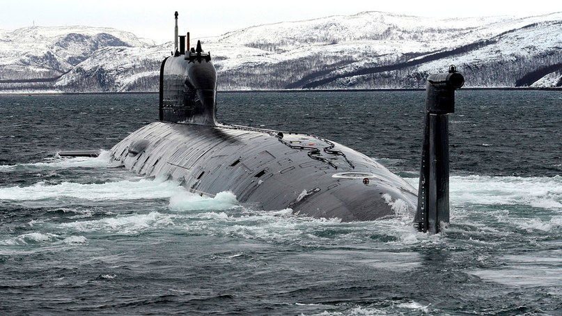 Атомные субмарины Северного флота провели "подводную дуэль" в Баренцевом море