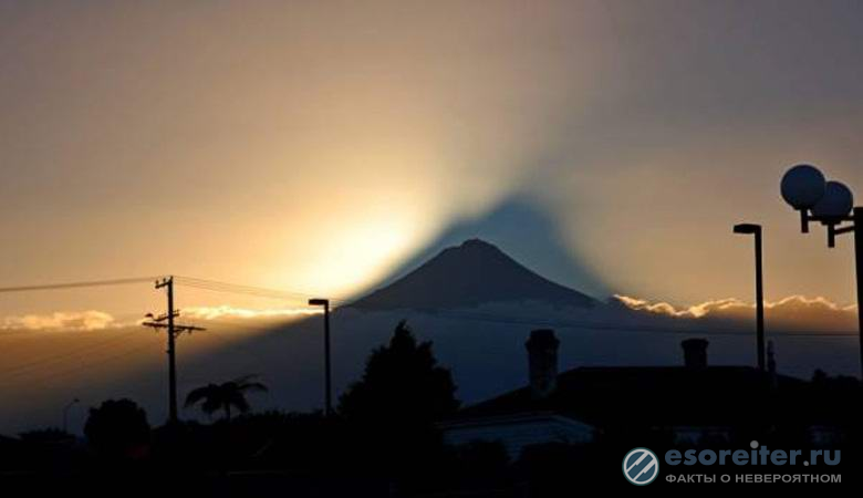 Новозеландец сфотографировал загадочную «призрачную» гору
