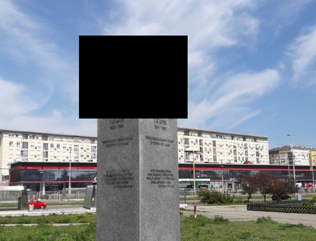 В Белграде установили странный памятник Юрию Гагарину