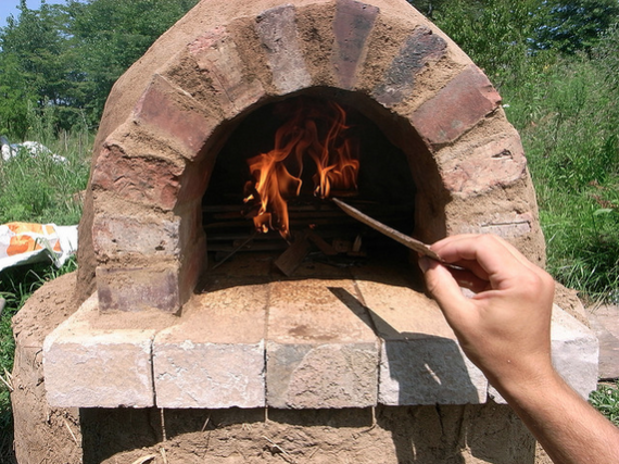 Глиняная печь для хлеба на даче своими руками