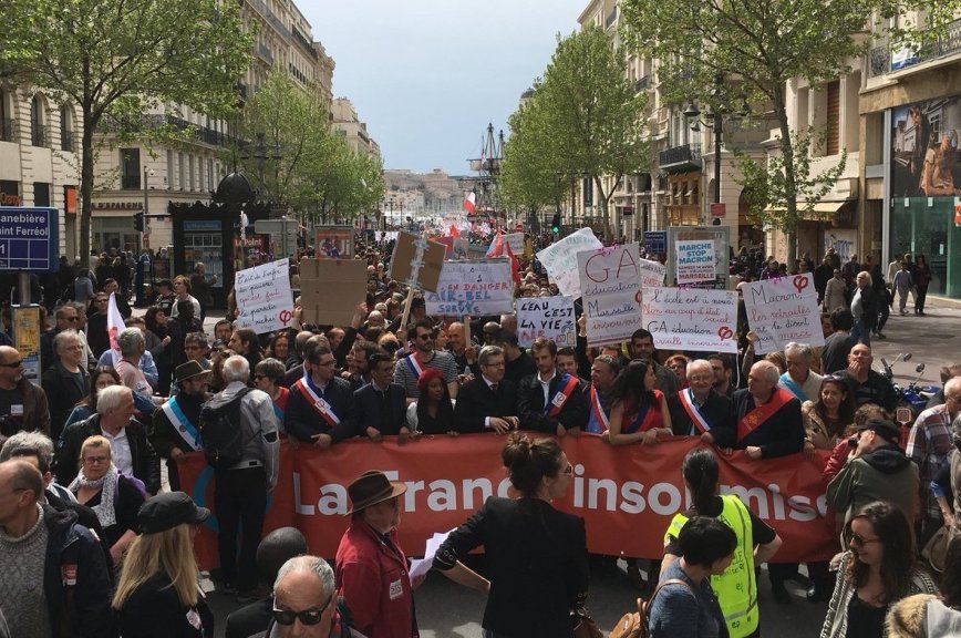 Во Франции начались протесты против политики Макрона