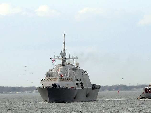 Эксперт о возможностях военных кораблей США: На них только девушек катать