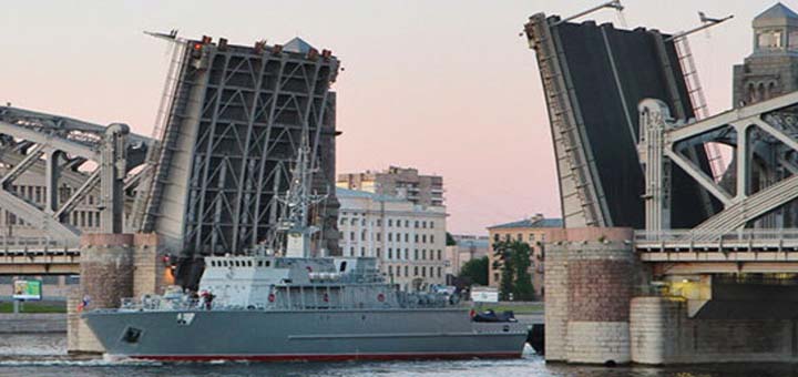 Россия спускает на воду крупнейший в мире стеклопластиковый боевой корабль