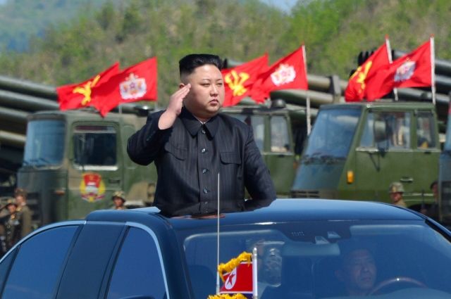 Ким Чен Ын изучил планы пуска ракет в направлении Гуама