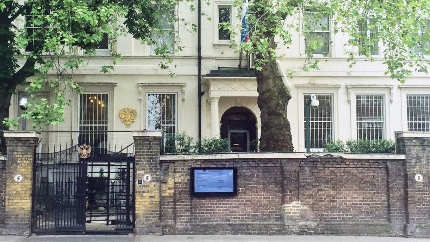 Граждане Британии пишут письма с извинениями в посольство России по делу Скрипаля...