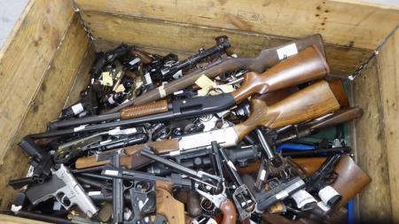 Швеция: Власти активизируют отбор оружия у населения, обсуждается подключение ВС