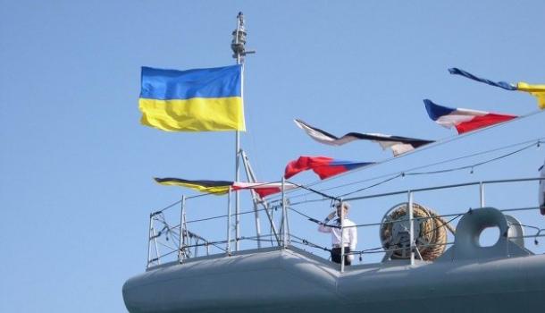Российские пограничники начали тотальный досмотр следующих на Украину судов