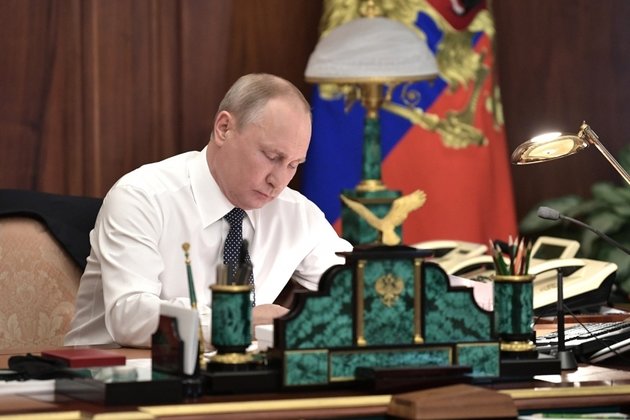 Кремль оценил идею о трех президентских сроках подряд