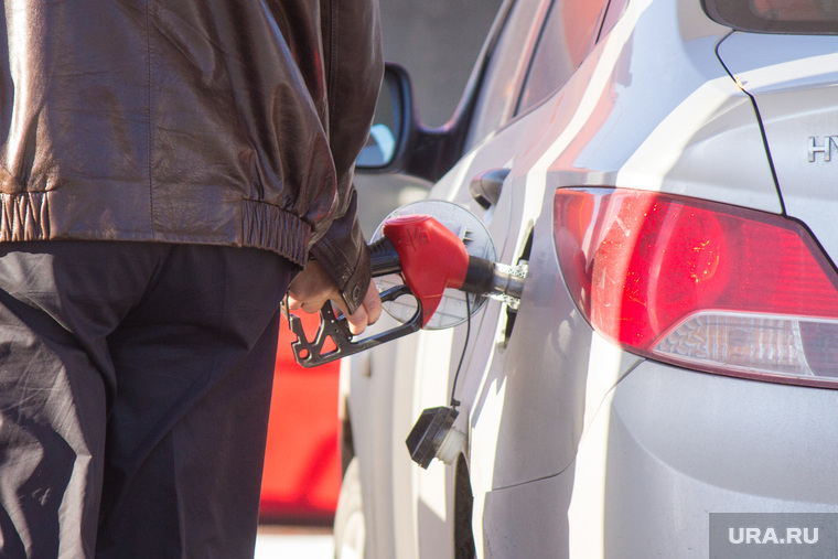 Цены на бензин бьют все рекорды, но скоро удивят вас еще сильнее