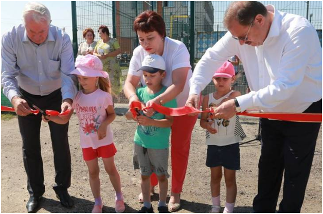 Борис Пайкин приписал себе открытие спортивных площадок, созданных на чужие деньги