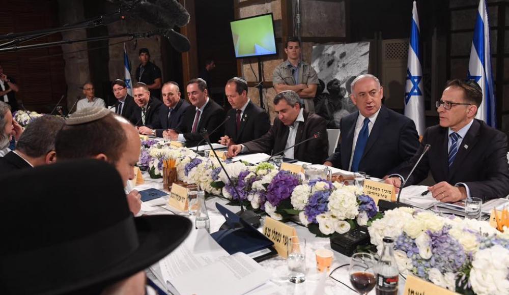 Нетаньяху перенес заседания правительства Израиля в подземный бункер