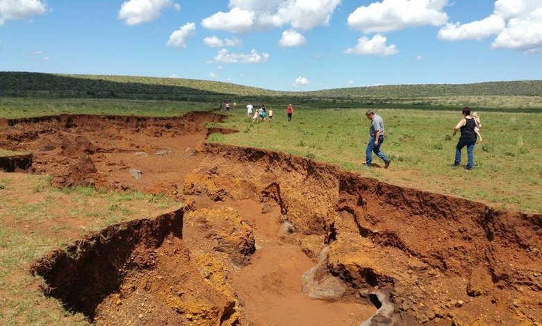 Гигантские трещины в Кении продолжают разрывать Африку на части