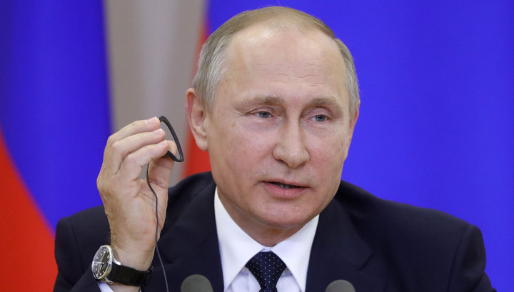 Владимир Путин проводит 16-ю прямую линию