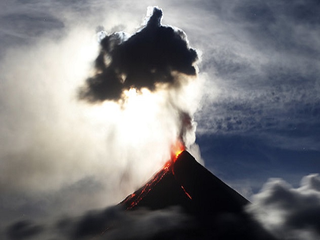 Количество жертв вулкана Фуэго постоянно растет