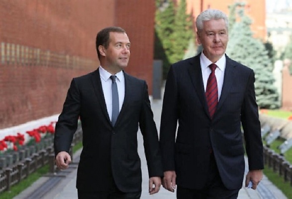 Медведев и Собянин возглавили рейтинг вероятных преемников Путина??!