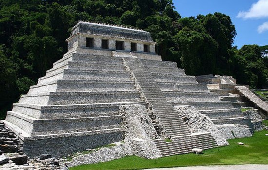 Храм Надписей в Мексике: откуда на его стенах изображения космонавтов?