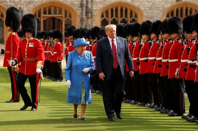 Трамп вместе с супругой прибыл на аудиенцию к королеве Великобритании