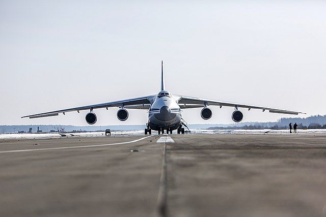Российский самолет доставил в Сирию более 44 тонн гумпомощи из Франции
