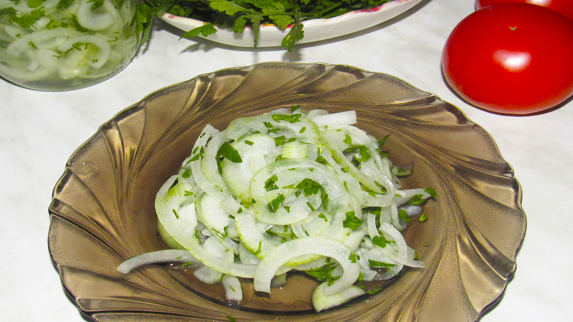Универсальный Маринованный Лук: к шашлыку, к селедке, для салата.