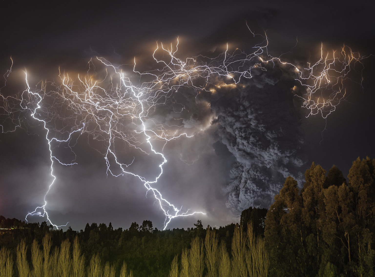 Мощь природы в атмосферных фотографиях Франциско Негрони