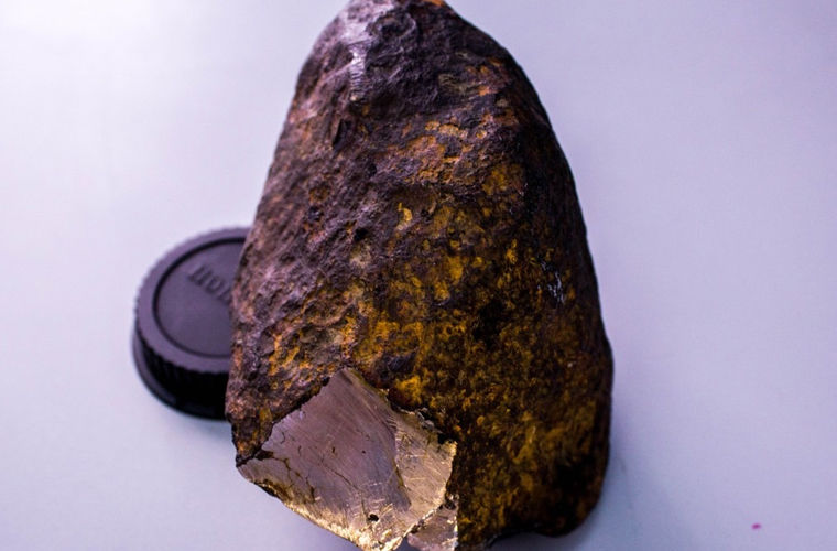 В Бурятском метеорите нашли загадочный космический минерал, который тверже алмаза