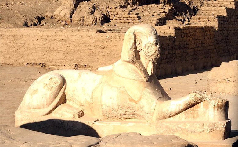 В Египте откопали еще одного Сфинкса