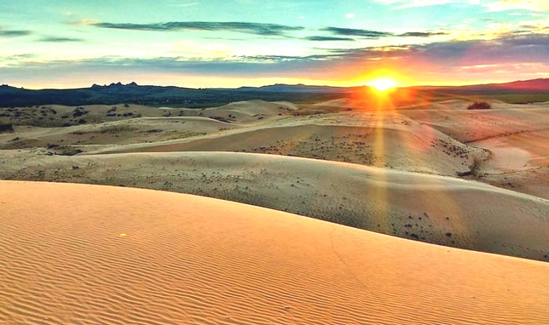 В пустыне Гоби найден огромный объект непонятного назначения
