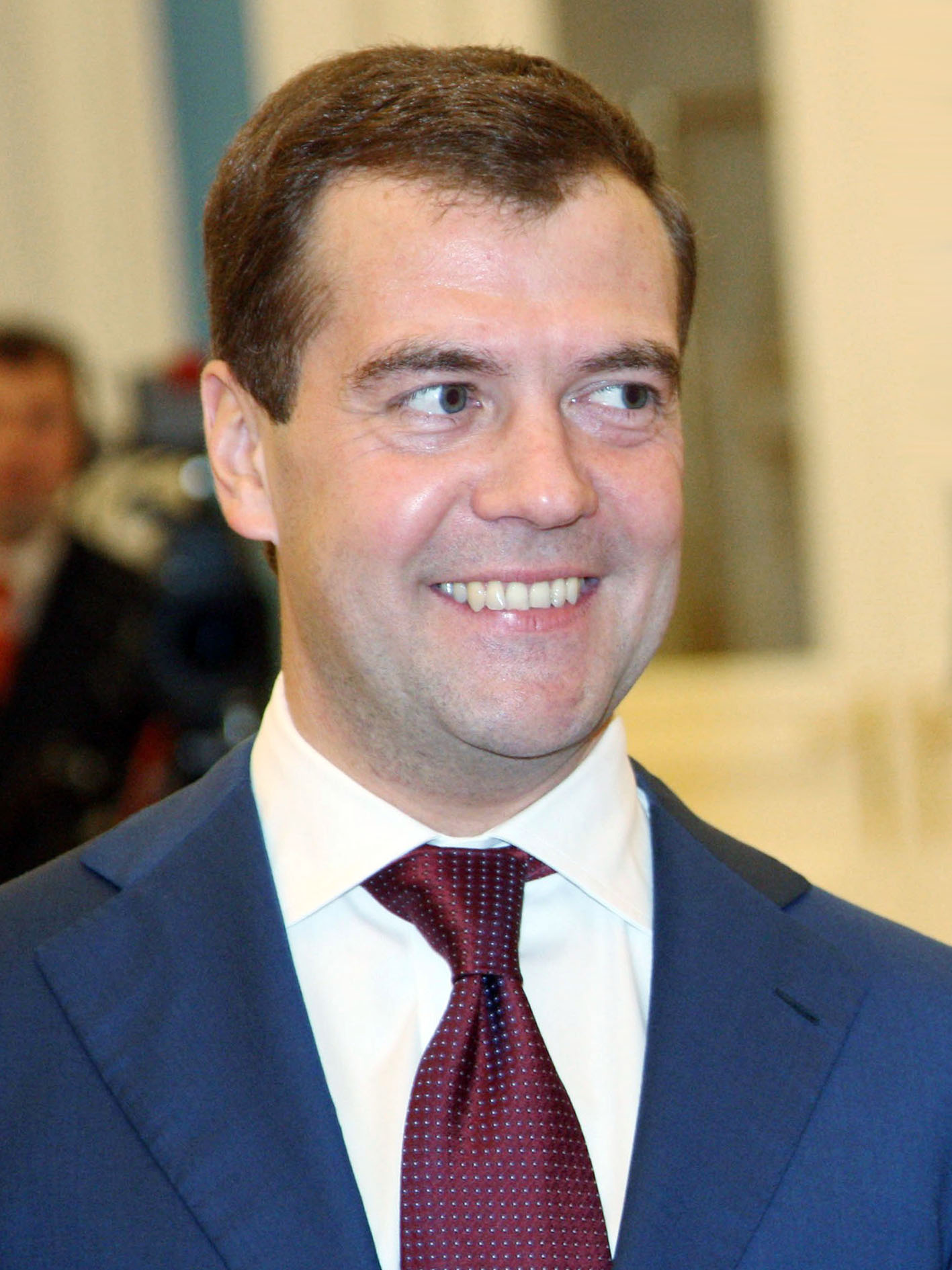 Что скрыто за пропажей Медведева?
