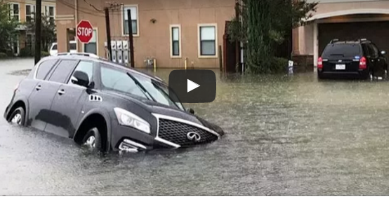Мир шокирован наводнением в Техасе: "Харви" сбросил 34 триллиона литров воды