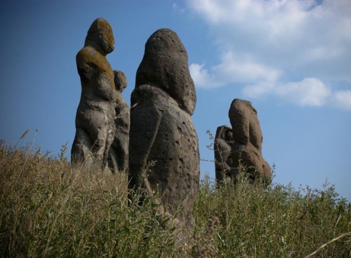 Уникальные каменные бабы в Днепропетровске: Какую тайну хранят столбы-исполины древних половцев