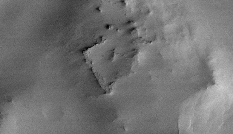 На Марсе заметили подозрительные прямоугольные структуры