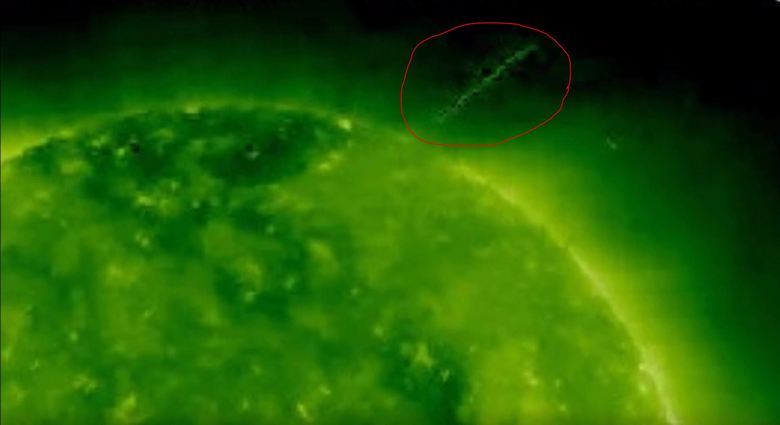 Уфологи снова обнаружили огромный НЛО на орбите Солнца