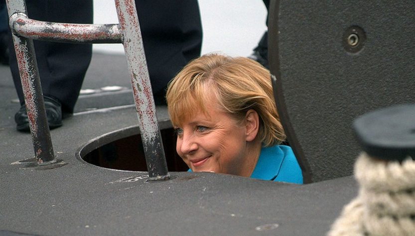 Против США, за Россию: Меркель бьют слева