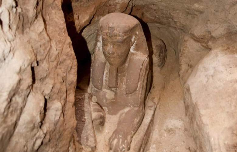 В Египте обнаружили прекрасно сохранившегося сфинкса