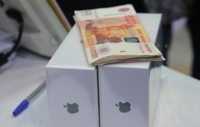 Место в очереди за новым iPhone в Москве продают за 250 тысяч рублей