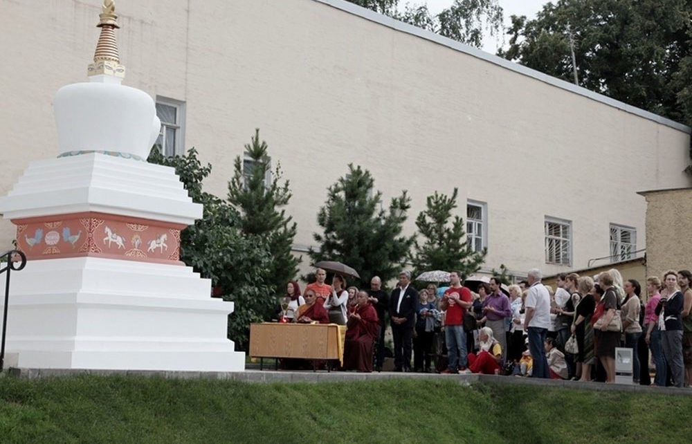 ГМВ требует от МЦР немедленного сноса буддийской ступы в центре Москвы